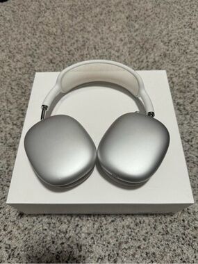Apple headphones